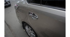 Tay chén cửa xe Vios