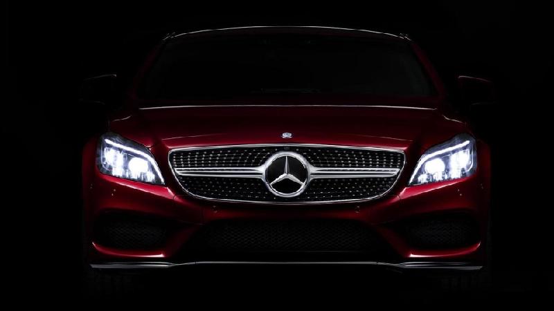 den-mercedes-s-class-do-maybach-can-trang-bi-ngay