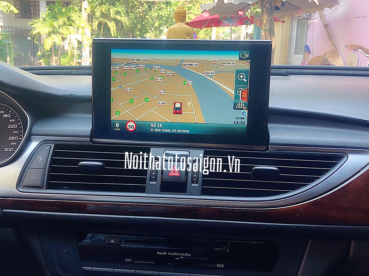 GPS ô tô: Làm sáng tỏ tất cả những điểm đến của bạn bằng GPS ô tô. Không chỉ giúp bạn đến đúng nơi mà còn tiết kiệm thời gian và nhiên liệu. Bạn sẽ không bao giờ mất lạc khi có GPS ô tô.